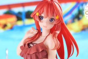 Amazon.co.jp: 五等分の花嫁 フィギュア 水着 中野二乃 中野四葉